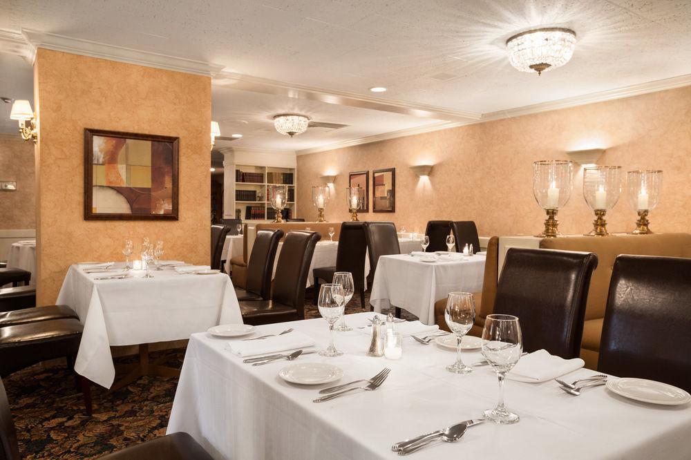 The Senator Hotel & Conference Center Timmins Extérieur photo