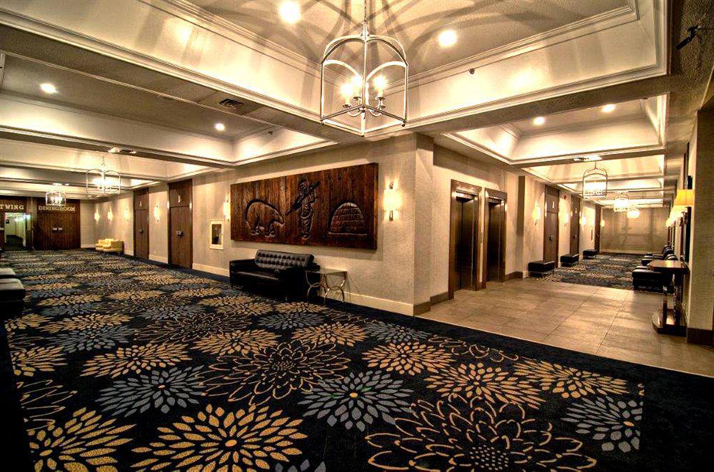 The Senator Hotel & Conference Center Timmins Extérieur photo