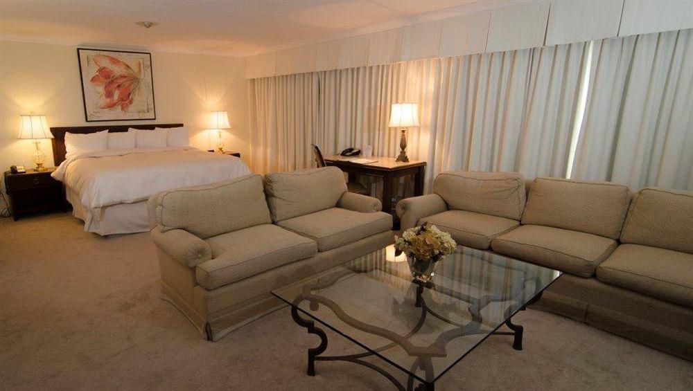 The Senator Hotel & Conference Center Timmins Extérieur photo